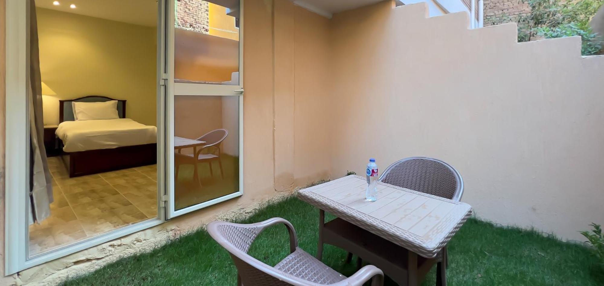 Pyramids Vista Inn Kafret el-Gabal Екстериор снимка