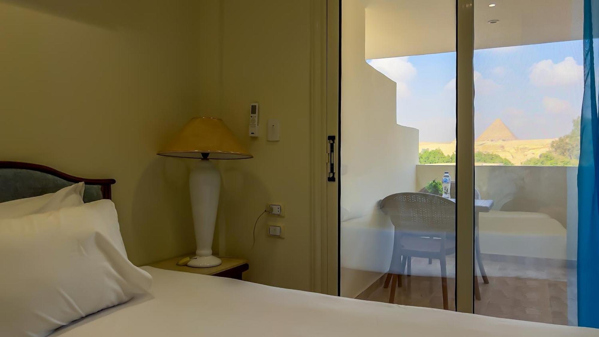 Pyramids Vista Inn Kafret el-Gabal Екстериор снимка