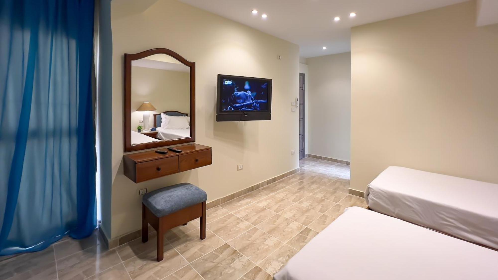 Pyramids Vista Inn Kafret el-Gabal Екстериор снимка