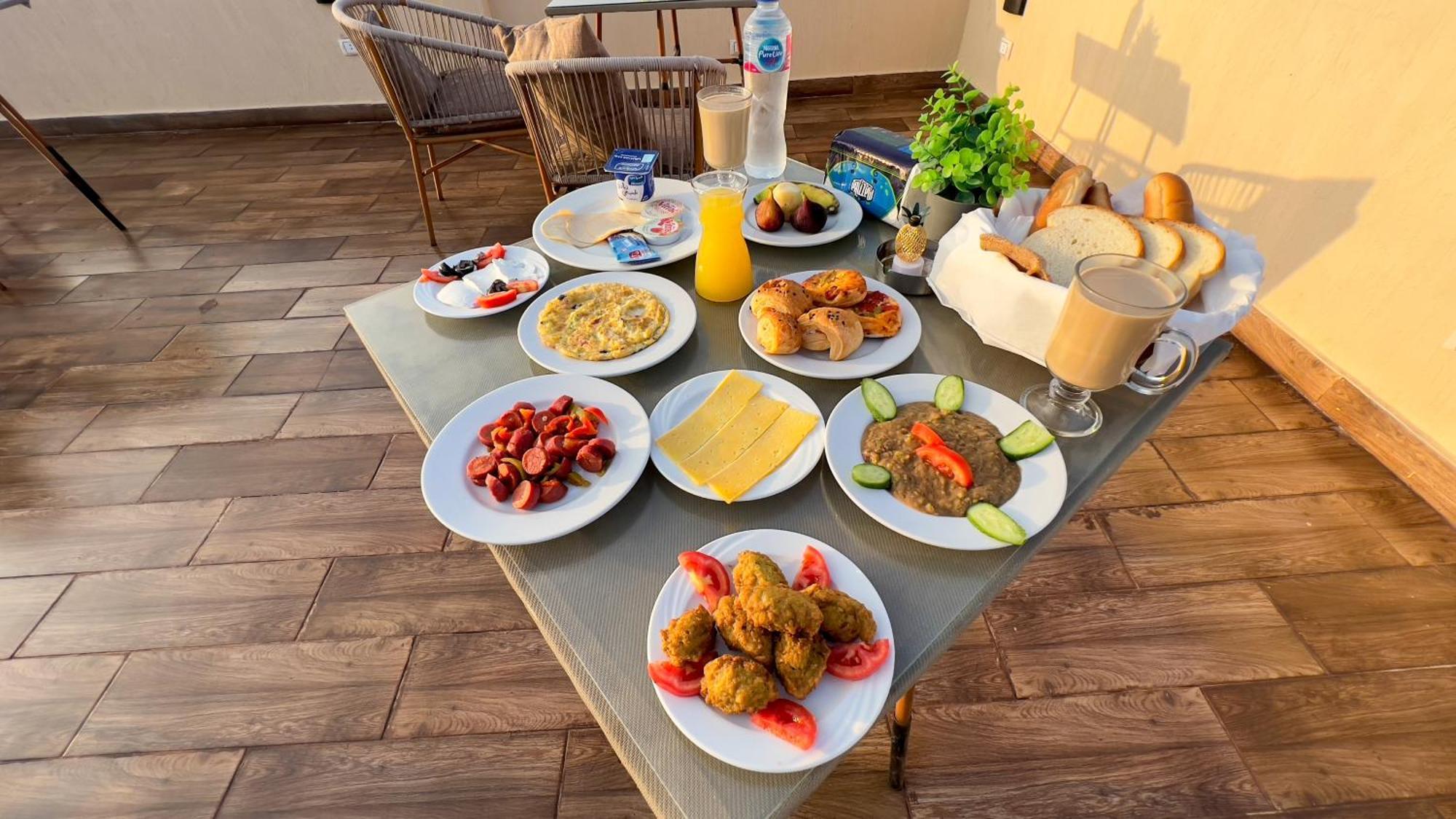 Pyramids Vista Inn Kafret el-Gabal Екстериор снимка